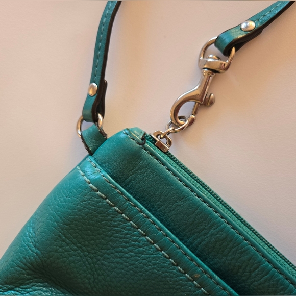 Vintage Coach Teal Leather Turnlock Wristlet - Picture 11 of 11